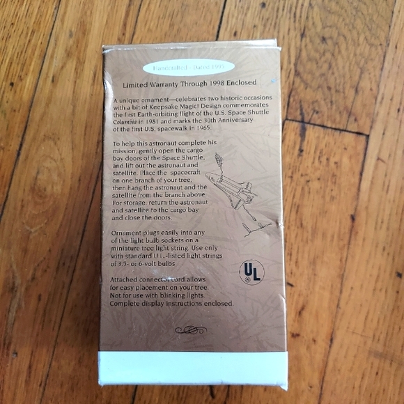 Space Shuttle Magic Stringer Light Hallmark Collectible Christmas Orname… - Picture 2 of 6